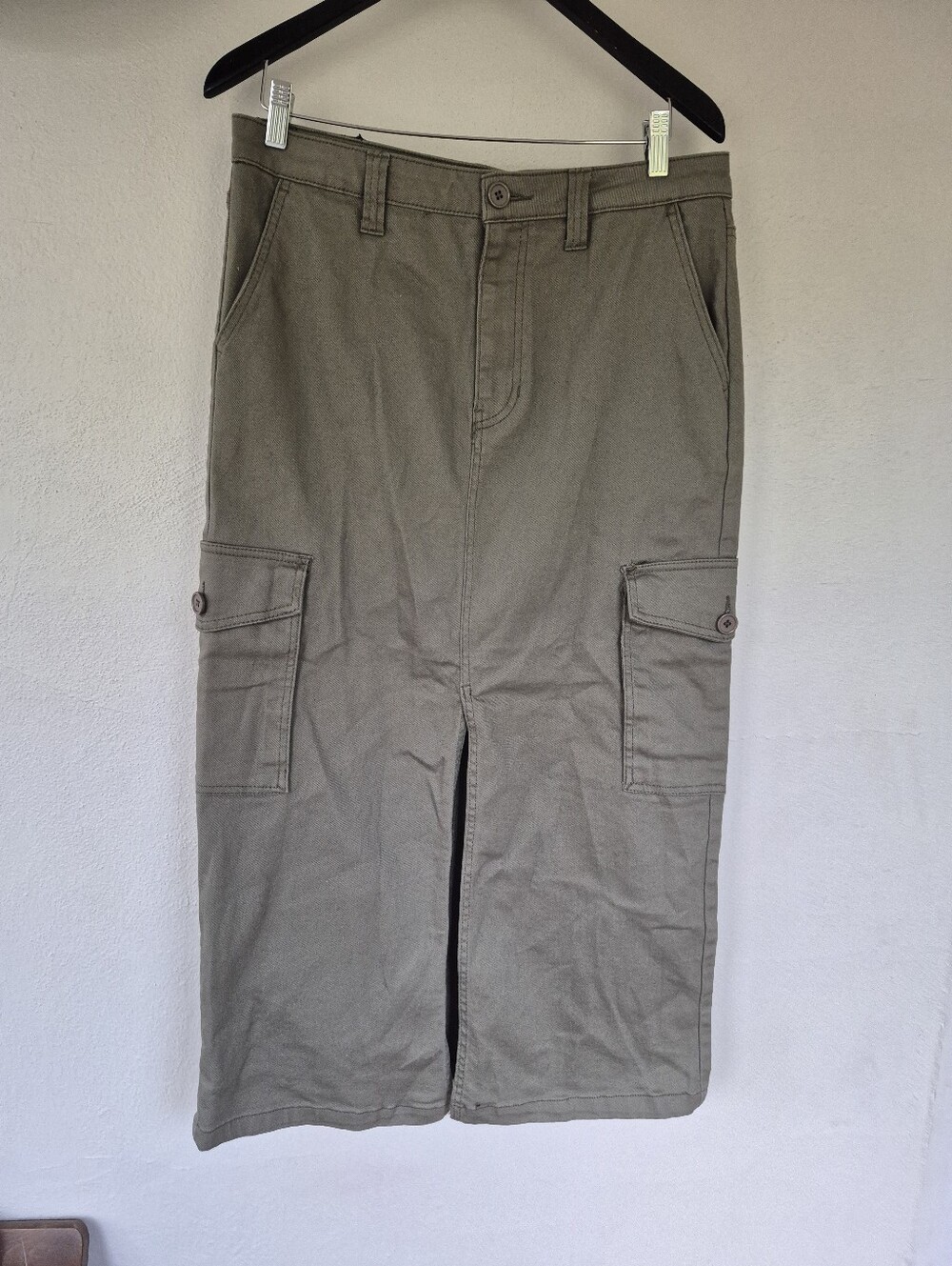 BCBG Khaki Cargo Maxi Skirt Size Large 99% Cotton